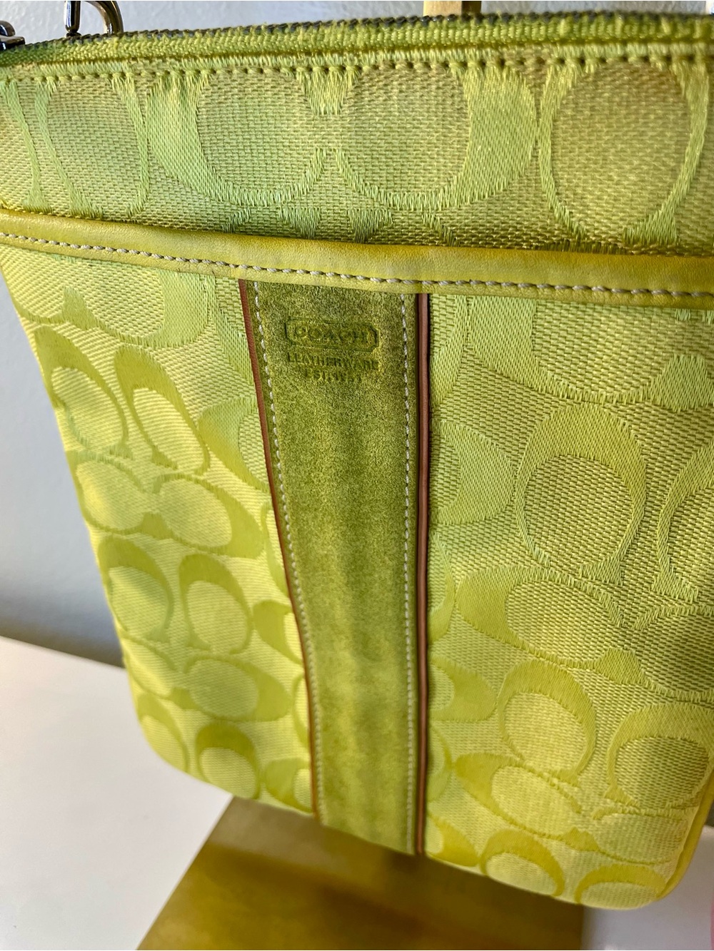 Coach Signature Crossbody Bag Yellow Green - Picture 3 of 15